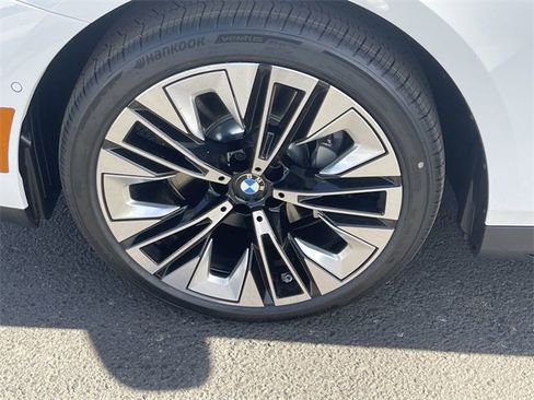 New 2025 BMW 530i image 10