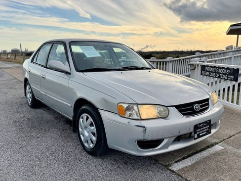 Used 2001 Toyota Corolla LE image 3