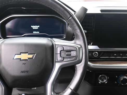 Used 2022 Chevrolet Silverado 1500 LT AWD/4WD image 19