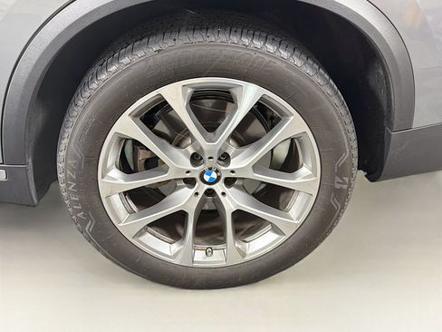 Used 2024 BMW X5 xDrive40i w/ Premium Package AWD/4WD image 34