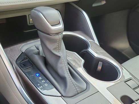 Used 2024 Toyota Highlander LE image 31