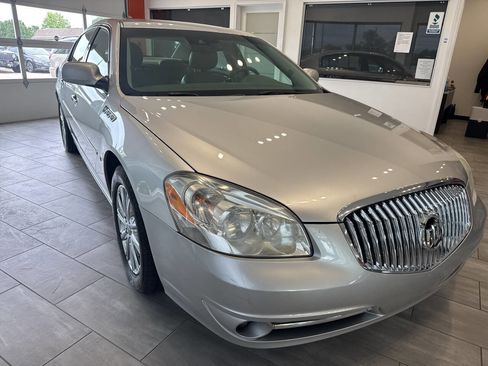 Used 2010 Buick Lucerne CXL image 2