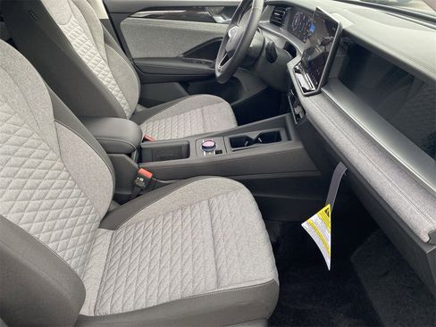 New 2026 Volkswagen Tiguan S image 8