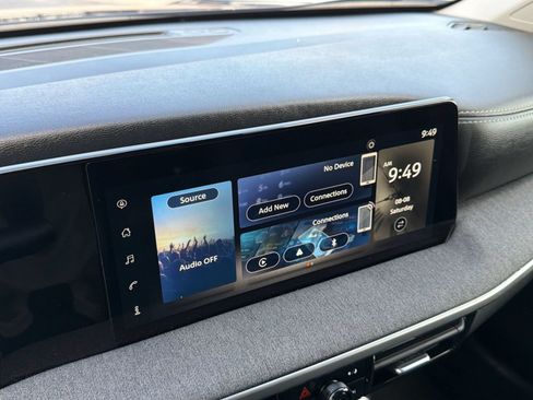 Certified 2025 Nissan Kicks SV FWD image 24