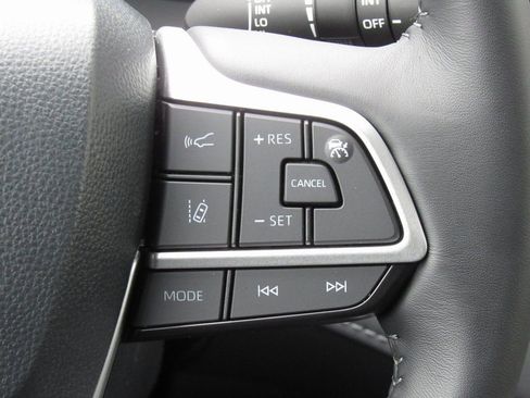 New 2026 Toyota Highlander XSE AWD/4WD image 27