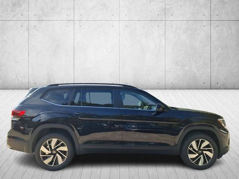 New 2026 Volkswagen Atlas SE image 6