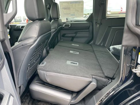 New 2025 Ford Bronco Badlands image 59