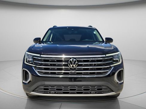 Certified 2026 Volkswagen Atlas SE w/ Panoramic Sunroof Package FWD image 9