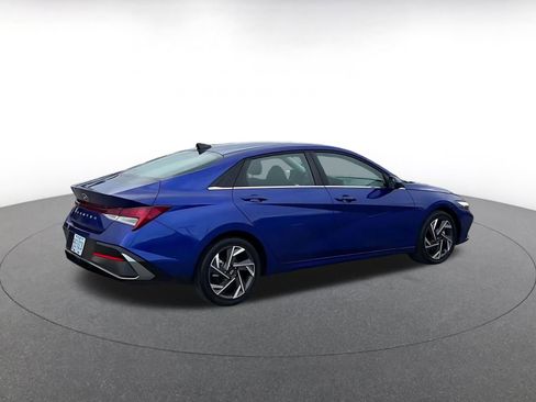 Used 2025 Hyundai Elantra SEL image 15