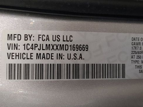 Used 2021 Jeep Cherokee Latitude Lux w/ Sun & Sound Group FWD image 33