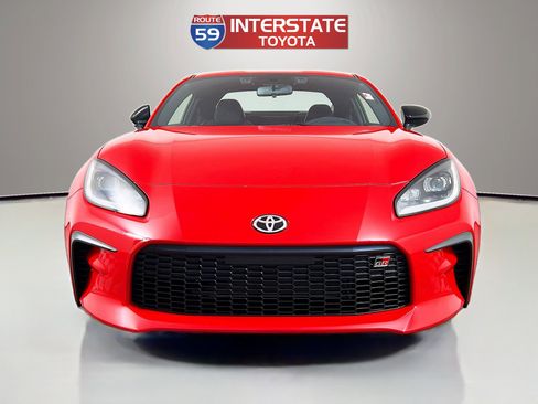 New 2025 Toyota GR86 Premium image 2
