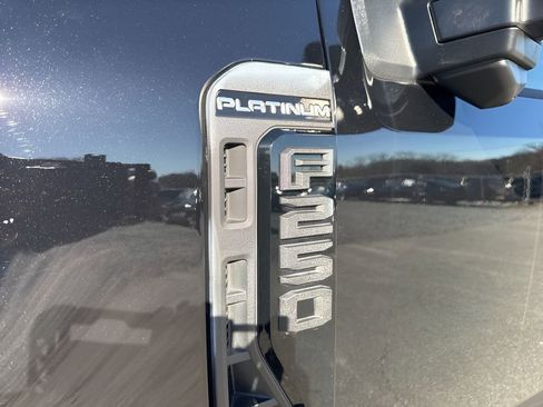 Used 2025 Ford F250 Platinum image 39
