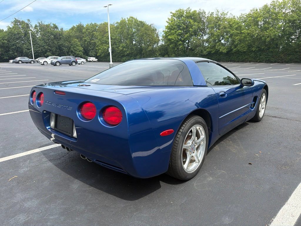 Used 2002 Chevrolet Corvette Coupe w/ Preferred Equipment Group2 RWD image 5