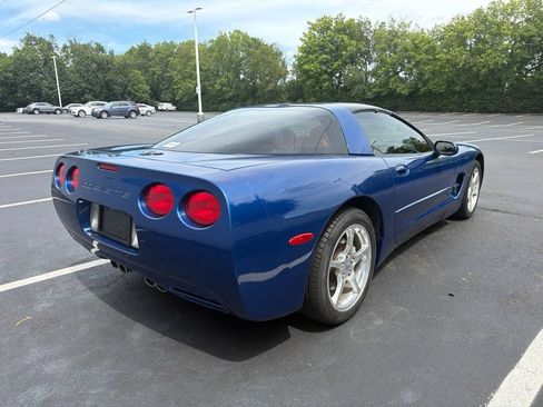 Used 2002 Chevrolet Corvette Coupe w/ Preferred Equipment Group2 RWD image 5