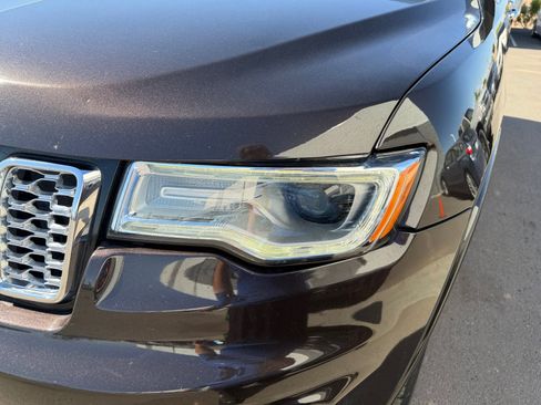 Used 2017 Jeep Grand Cherokee Overland w/ Jeep Active Safety Group RWD image 9