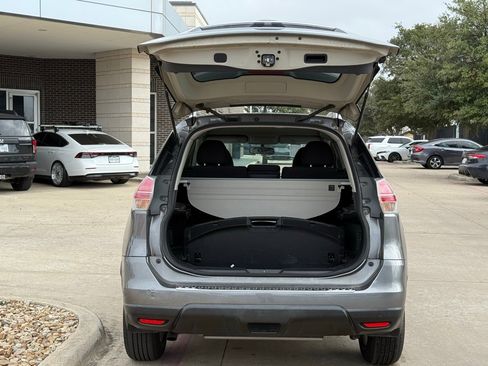 Used 2015 Nissan Rogue SV image 5