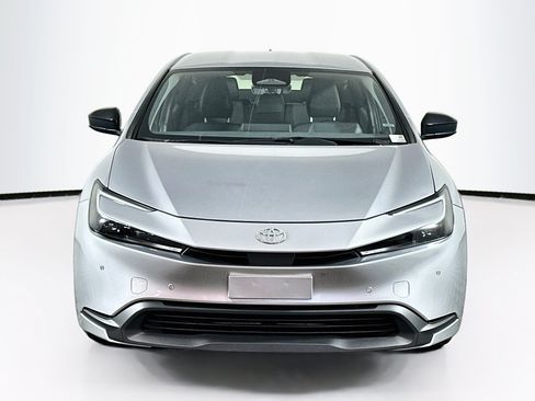 Used 2024 Toyota Prius LE FWD image 2
