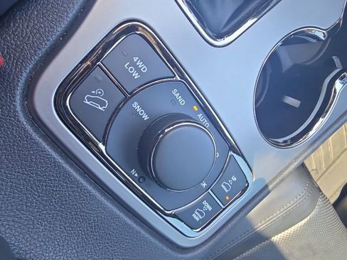 Used 2020 Jeep Grand Cherokee High Altitude AWD/4WD image 21