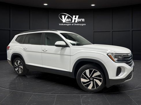 Used 2024 Volkswagen Atlas SE AWD/4WD image 1