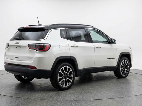 Used 2025 Jeep Compass Trailhawk image 9