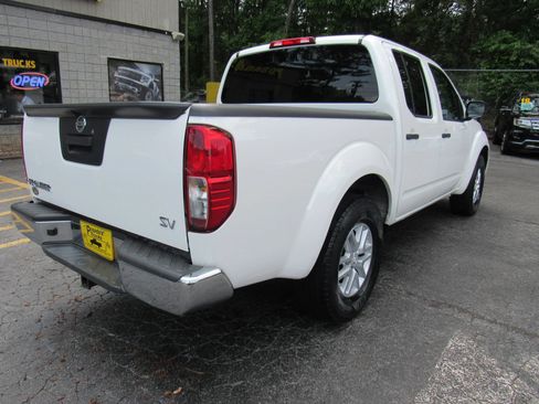 Used 2019 Nissan Frontier SV RWD image 7