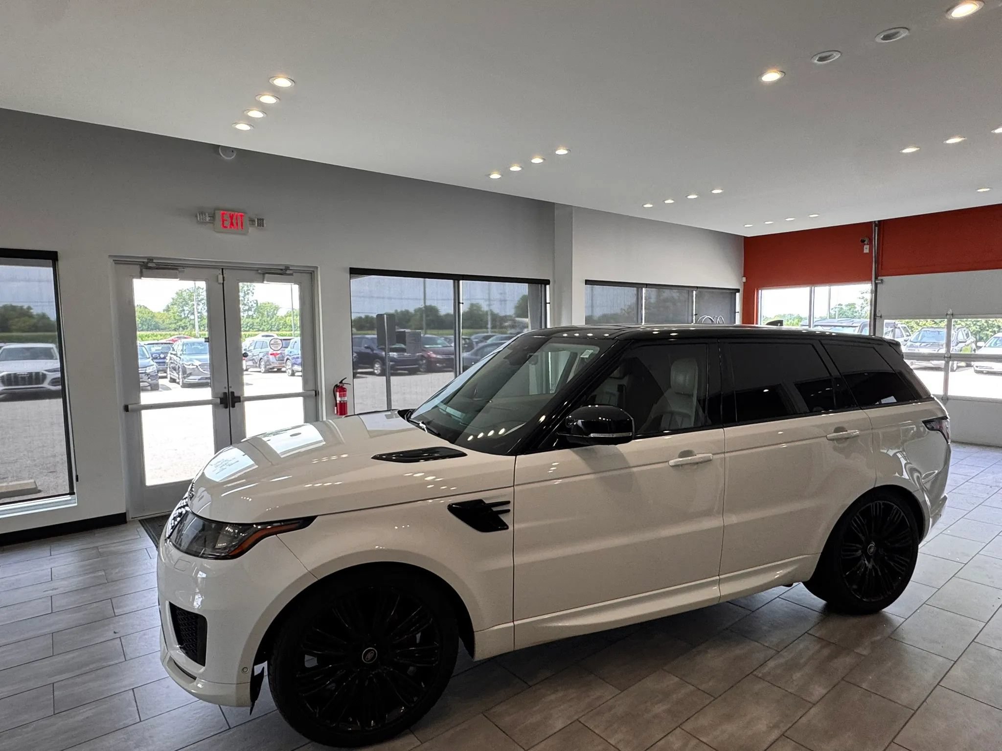 Used 2018 Land Rover Range Rover Sport Supercharged AWD/4WD image 6
