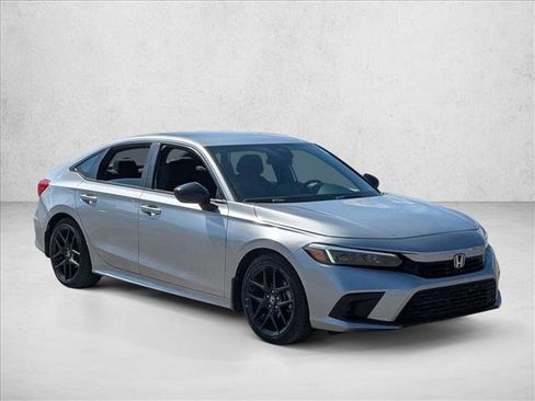 Used 2023 Honda Civic Sport image 3