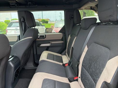 Used 2023 Ford Bronco Wildtrak AWD/4WD image 14
