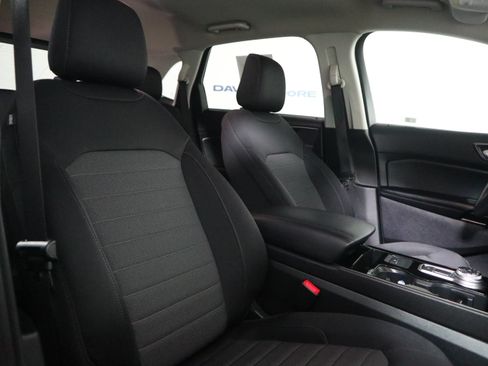 Used 2020 Ford Edge SE FWD image 18