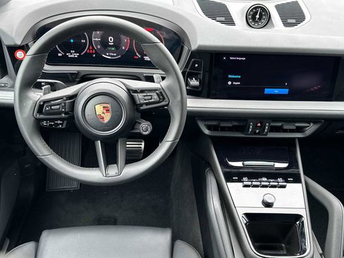 Certified 2025 Porsche Cayenne S image 15