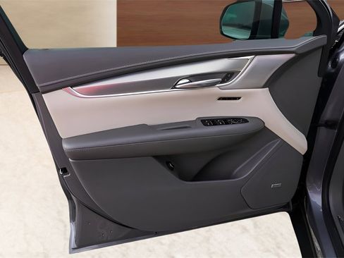 Used 2021 Cadillac XT5 Premium Luxury w/ LPO, Floor Liner Package image 22