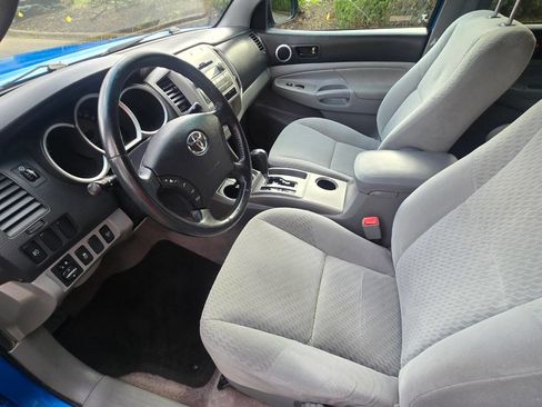 Used 2010 Toyota Tacoma V6 4x4 4dr Double Cab 5.0 ft S image 2