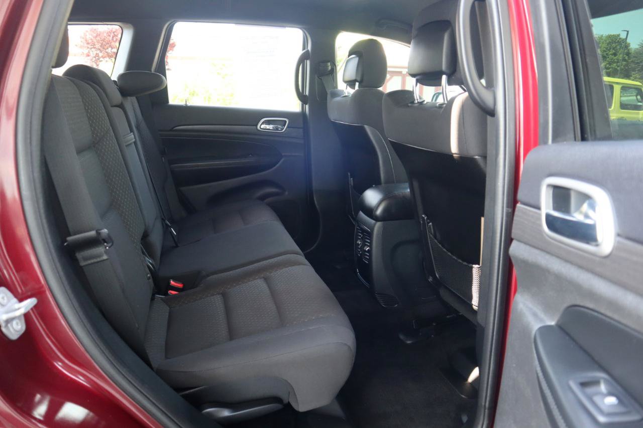 Used 2018 Jeep Grand Cherokee Laredo AWD/4WD image 42
