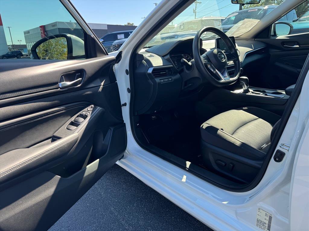 Used 2020 Nissan Altima 2.5 S FWD image 13