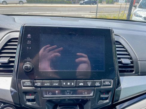 Used 2020 Honda Odyssey Elite image 19