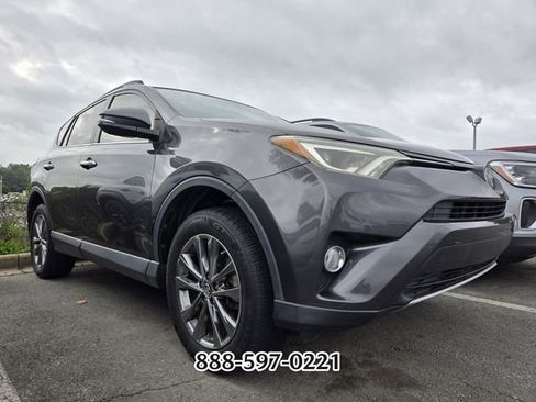 Used 2018 Toyota RAV4 Limited FWD image 11