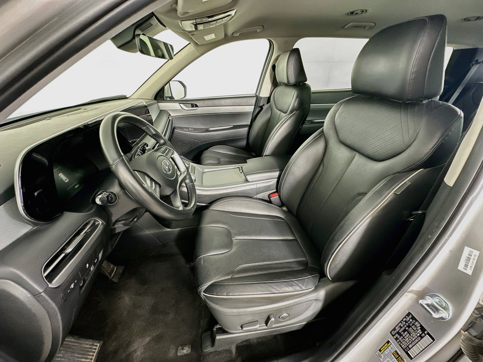Used 2025 Hyundai Palisade SEL FWD image 13