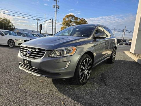 Used 2017 Volvo XC60 T6 Inscription w/ Preferred Option Package image 7