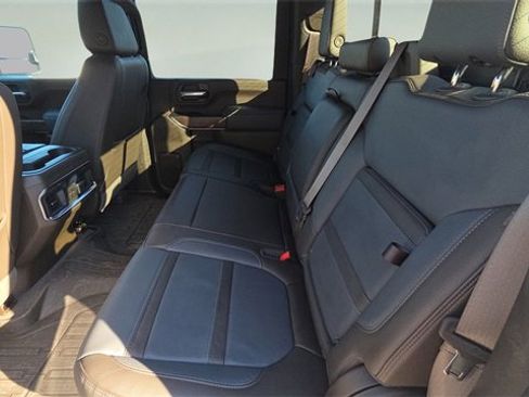 Used 2022 GMC Sierra 2500 Denali image 28
