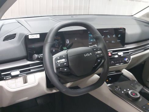 New 2026 Kia Sportage EX image 16