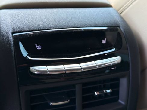 Used 2017 Cadillac XT5 Luxury FWD image 26