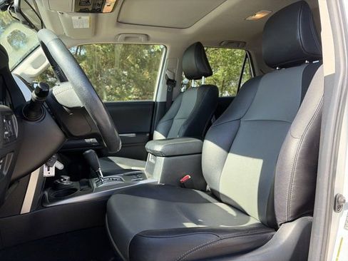 Used 2018 Toyota 4Runner SR5 Premium image 12