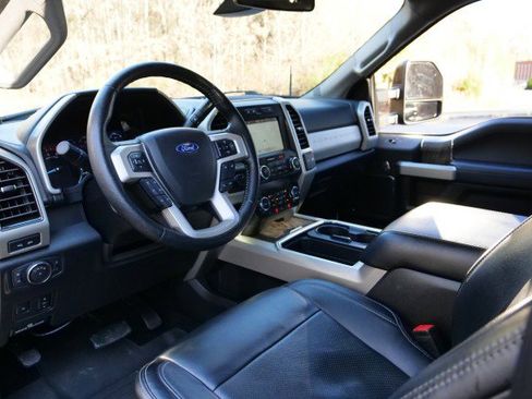 Used 2019 Ford F250 Lariat w/ Lariat Ultimate Package image 2