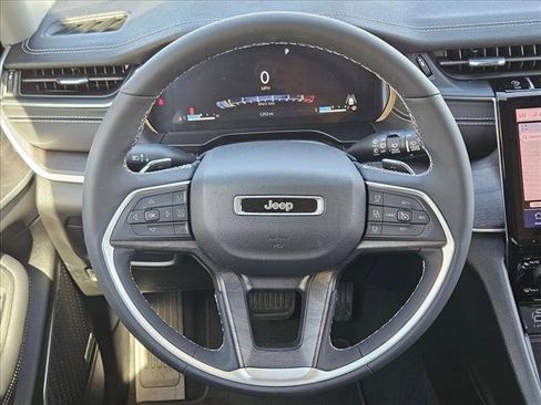 New 2024 Jeep Grand Cherokee L Limited w/ Luxury Tech Group II image 11