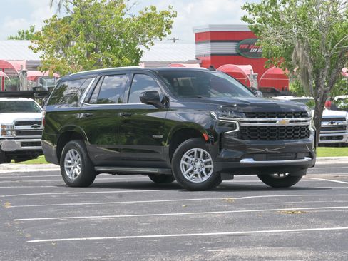 Used 2023 Chevrolet Tahoe LS RWD image 2