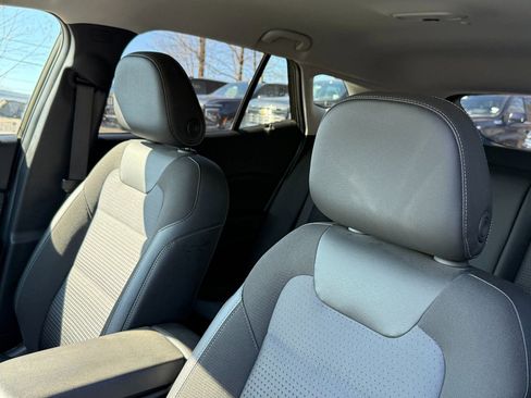 Certified 2024 Chevrolet Trax LT w/ Driver Confidence Package image 17