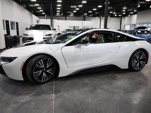 Used 2015 BMW i8 image 9