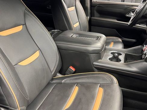 Used 2024 GMC Yukon XL AT4 w/ AT4 Premium Plus Package AWD/4WD image 4