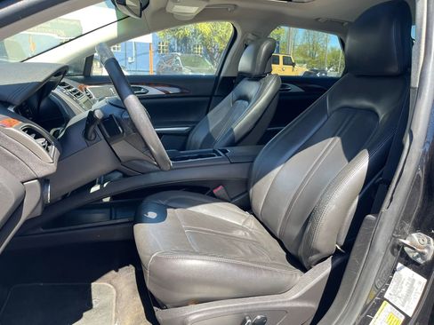 Used 2013 Lincoln MKZ FWD image 12