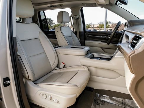 Used 2021 GMC Yukon XL Denali image 39